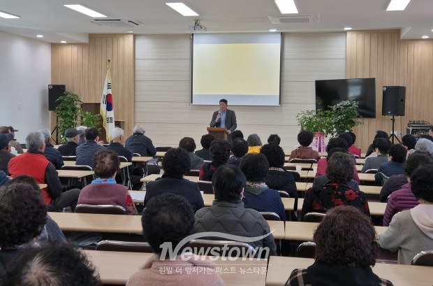 임채운 수사지원팀장, 세도노인대학 입학생 대상 범죄예방 강연(사진 / 부여경찰서 제공)