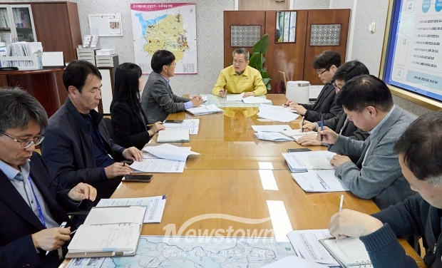 김범수 부시장 주재 중동 위기 대응 긴급 경제상황 점검회의(사진 / 아산시 제공)