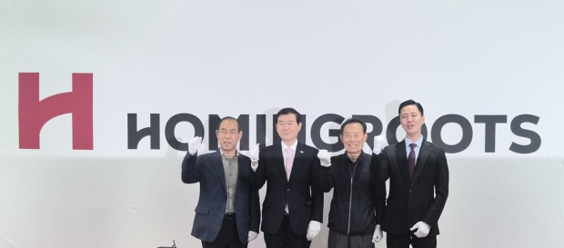 BI 선포식에 참석한 IGCD 추신철 자문위원, IGCD 정근영 대표이사, 송도아메리칸타운 2단계 공동주택 입주자대표회의 강성중 회장, 비주거 입주자 대표회의 최인영 회장(사진 좌측으로 부터)