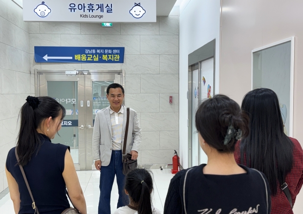 다중이용시설 유아 휴게실 방문/사진 김진태 후보 캠프제공