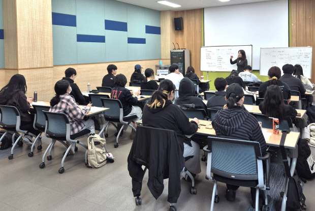 학교밖 청소년지원센터 검정고시 수업 모습/사진 양산시제공