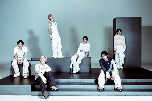 보이넥스트도어 ‘HOME’ WEAVER ver. 콘셉트 포토 (단체컷)