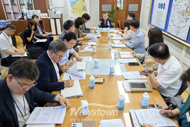 삼성 투자 행정지원 추진단 회의(사진 / 아산시 제공)