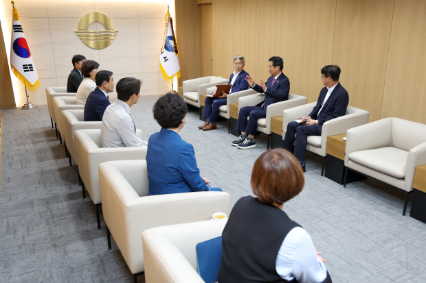 시의회 의장단 초청 간담회 모습/사진 김해시제공