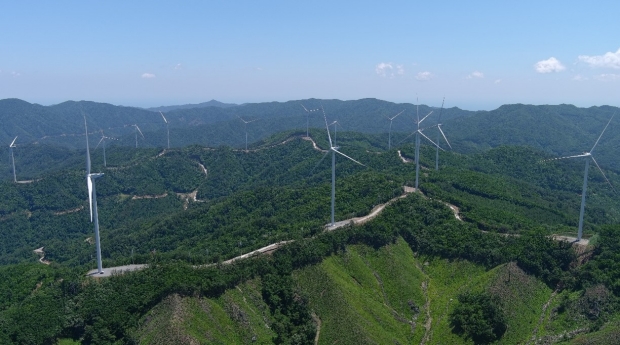 유니슨 4.3MW 풍력터빈이 설치된 오미산 풍력발전단지 전경