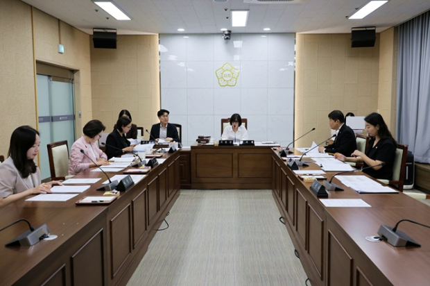 연수구의회 자치도시위원회, 제283회 정례회 조례안 심의 사진