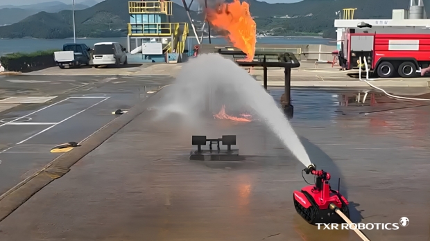 티엑스알로보틱스-소화로봇-GS칼텍스-여수공장에서-화재-진압-시연