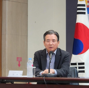 ‘기술혁명’이 아니라 “AI 생산혁명론”