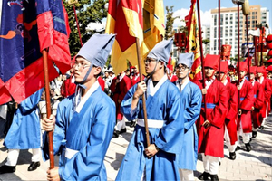 화성특례시 정조대왕능행차, 로봇행렬 첫선